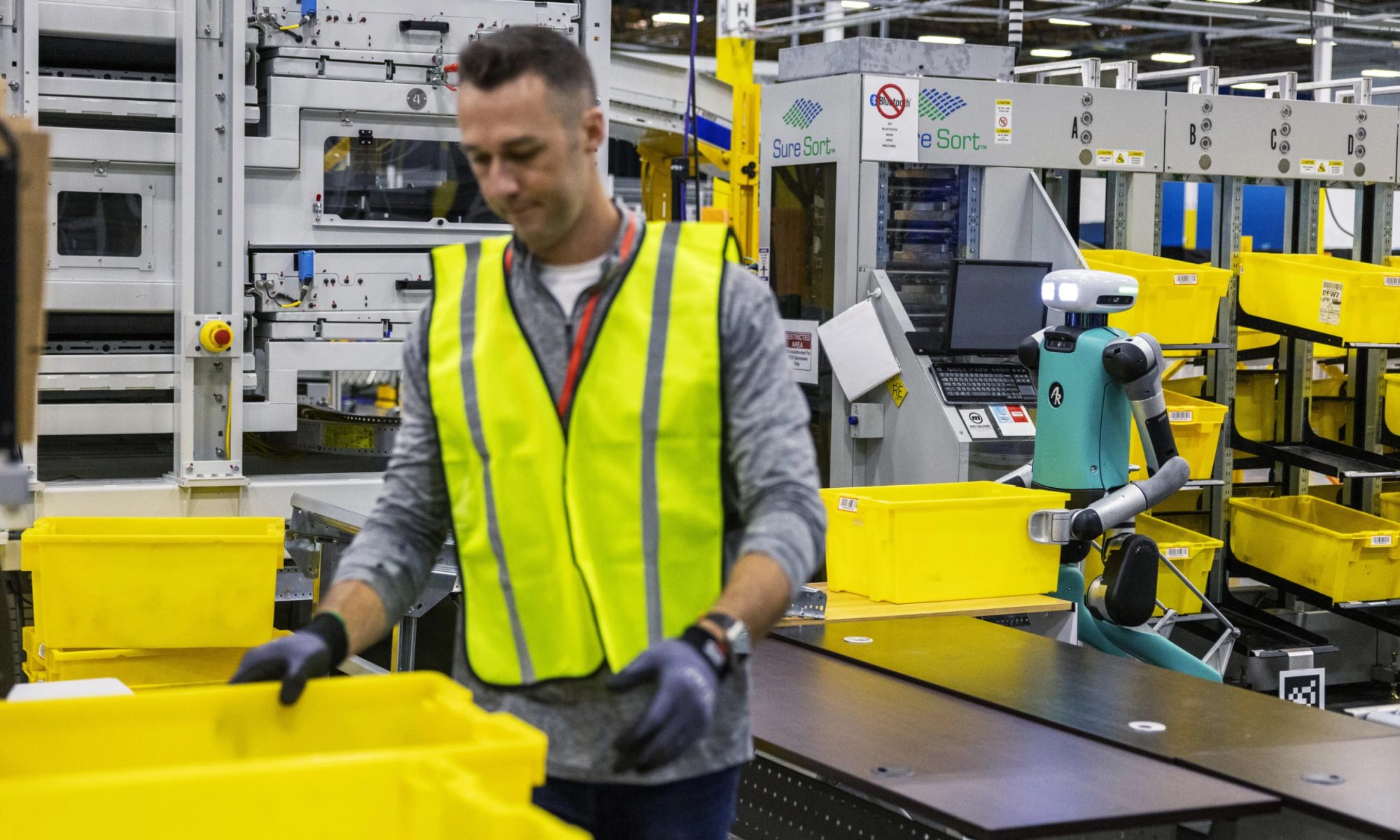 Impactul tehnologiei în industrie: Roboții umanoizi de la Agility ...